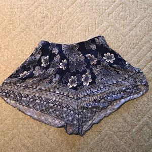 Francesca's navy blue flowy shorts